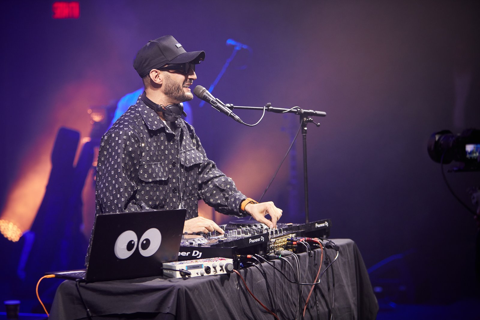 251004-193633-004A2326