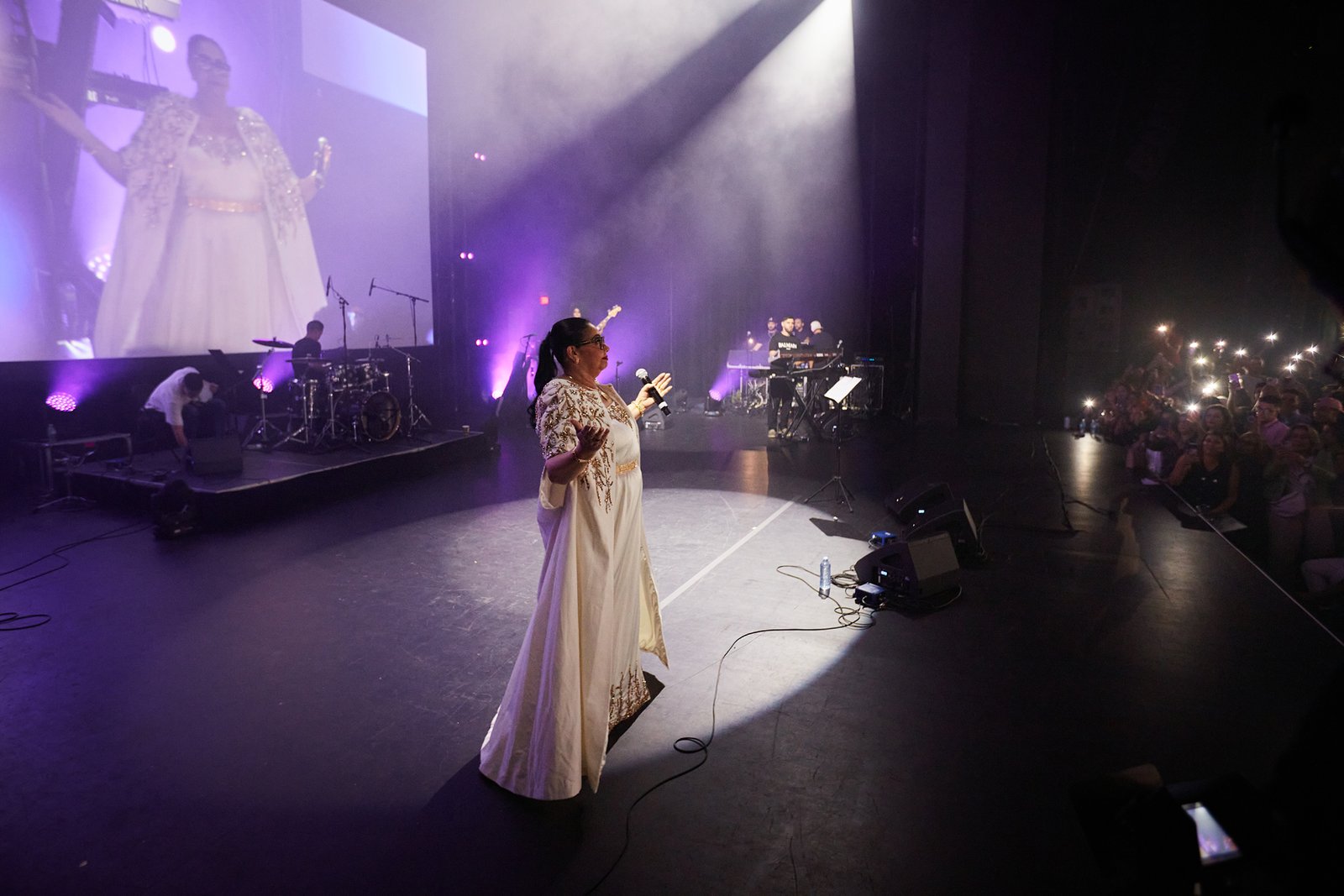 251004-225456-1G9A2848